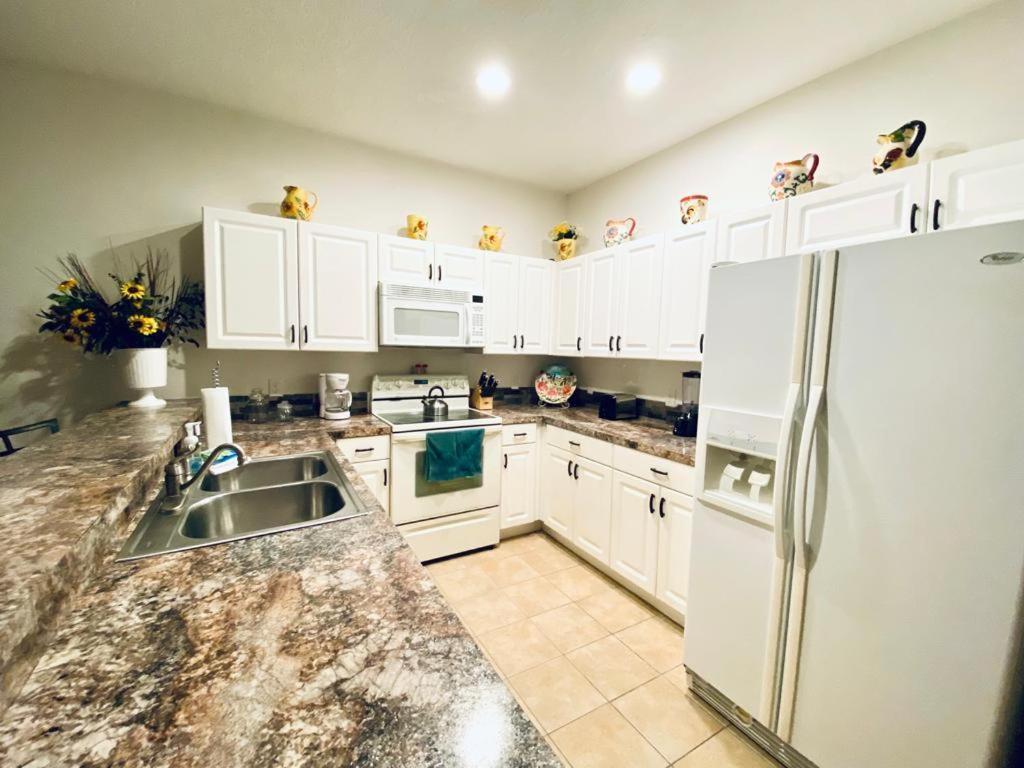 Huge Screened Patio That Overlooks Lake Buck, Near Famous Attractions!! Orlando Kültér fotó